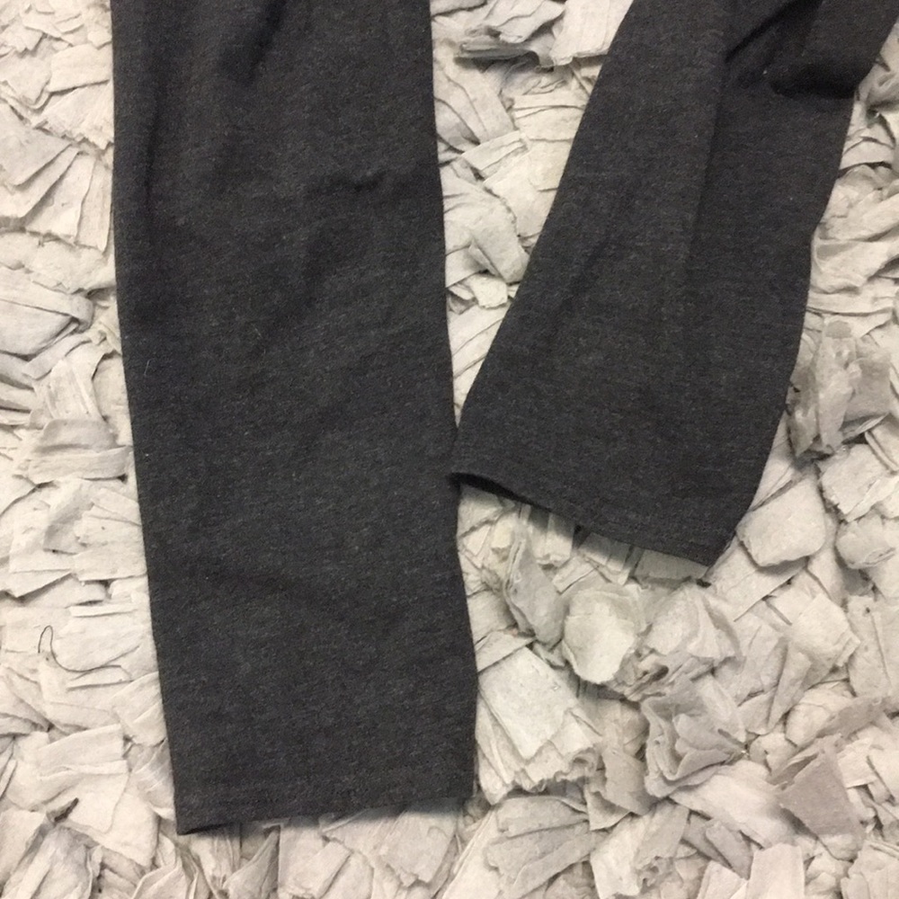 {American Eagle} S Short High-Rise Gray Leggings - Picture 4 of 5